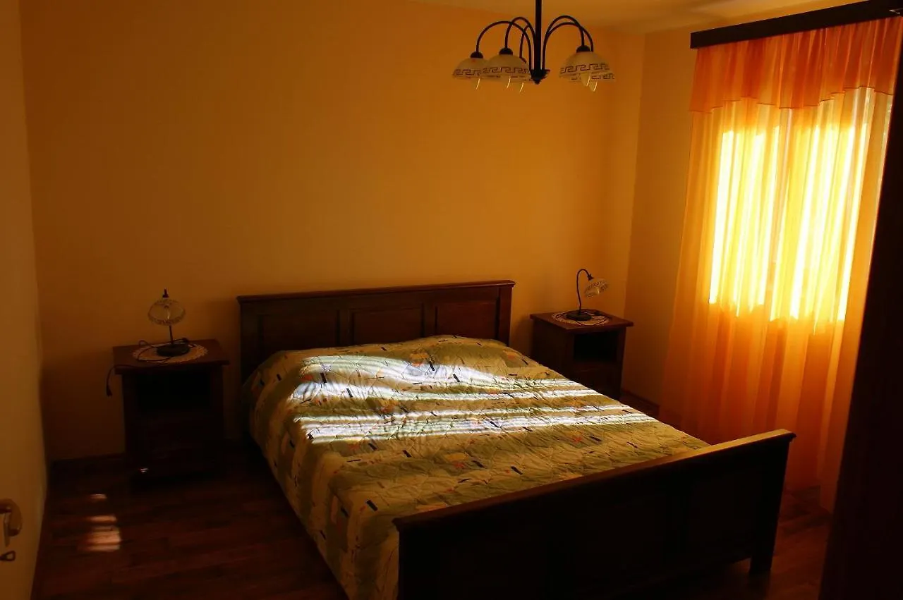 Vila House Vezo Raša